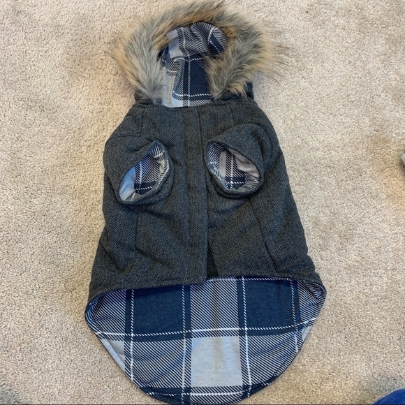Cozy Charcoal Dog Jacket with Faux Fur Trim - Picture 1 of 12